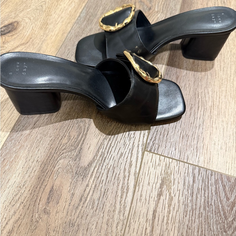 Heels - Picture 2 of 2